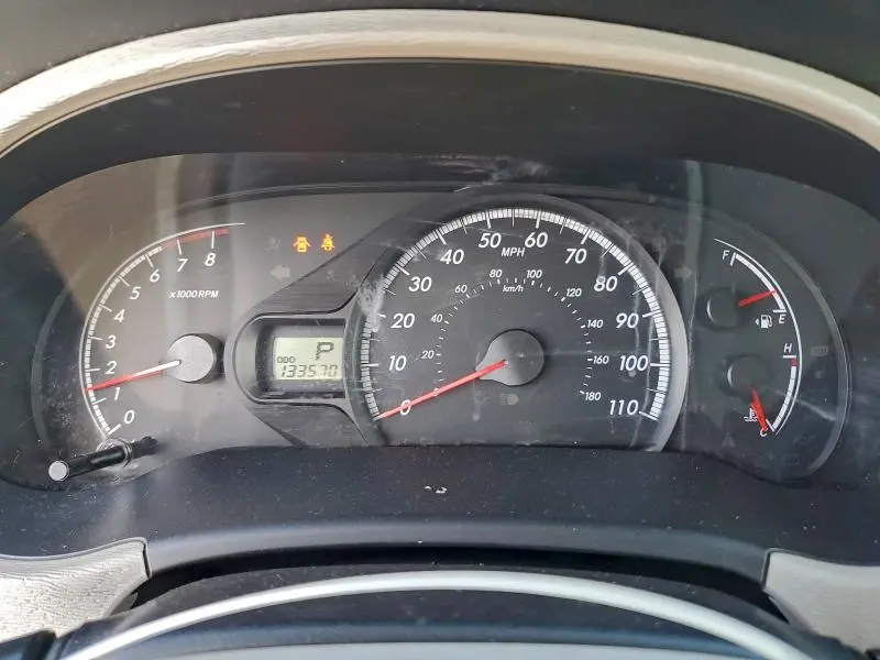 2013 TOYOTA SIENNA LE  