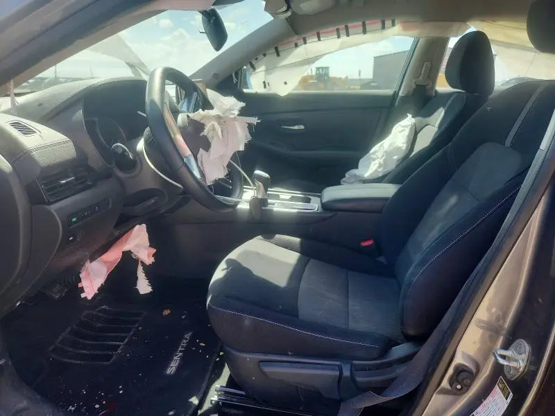 2022 NISSAN SENTRA SV  