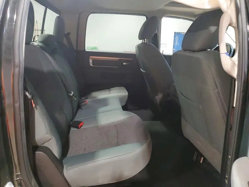 2017 RAM 1500 SLT  