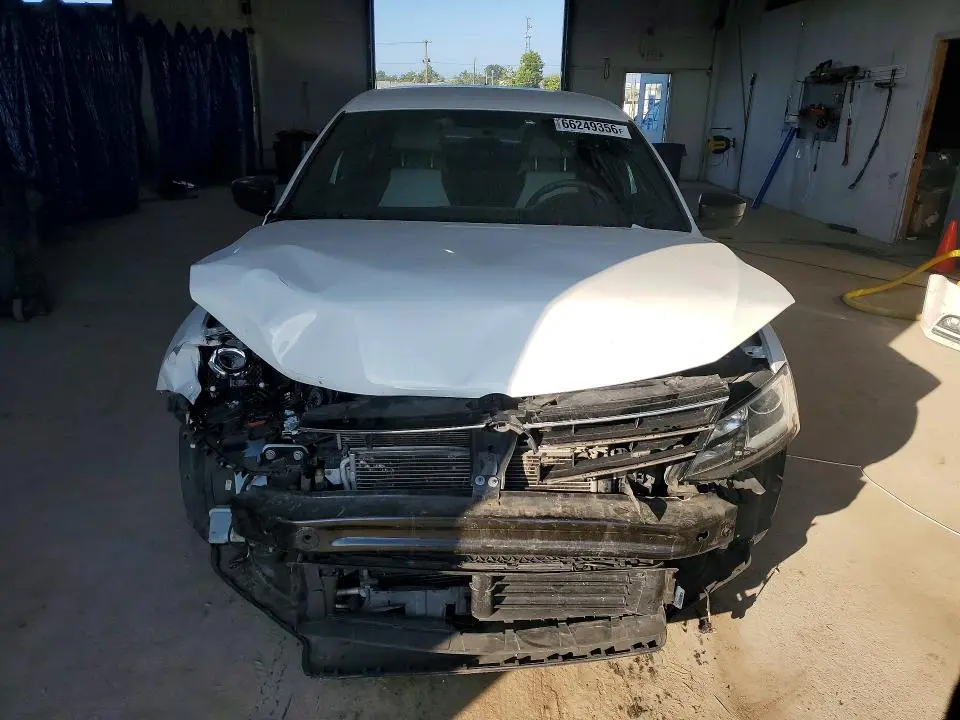 2016 VOLKSWAGEN JETTA SPORT  