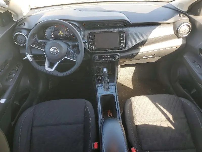 2021 NISSAN KICKS SV  