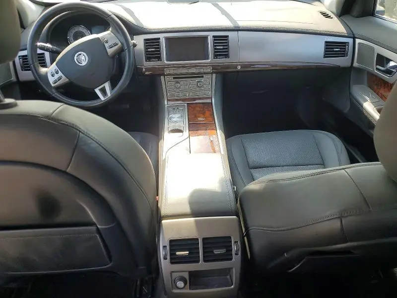 2011 JAGUAR XF PREMIUM  