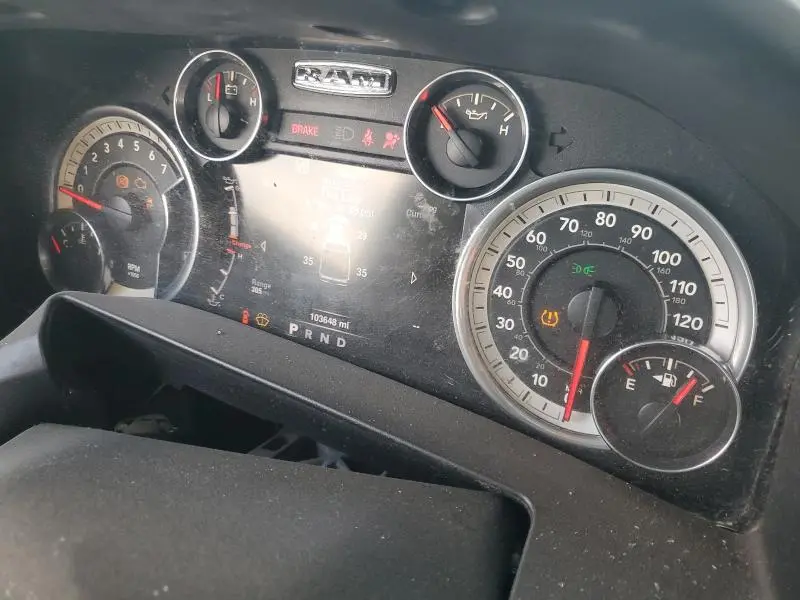 2016 RAM 1500 SLT