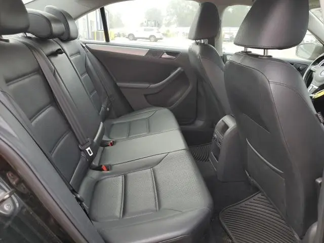 2013 VOLKSWAGEN JETTA SE  