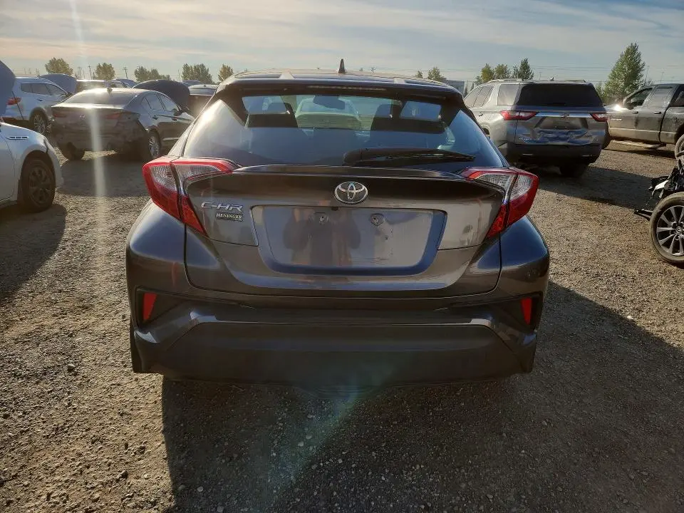 2018 TOYOTA C-HR XLE  