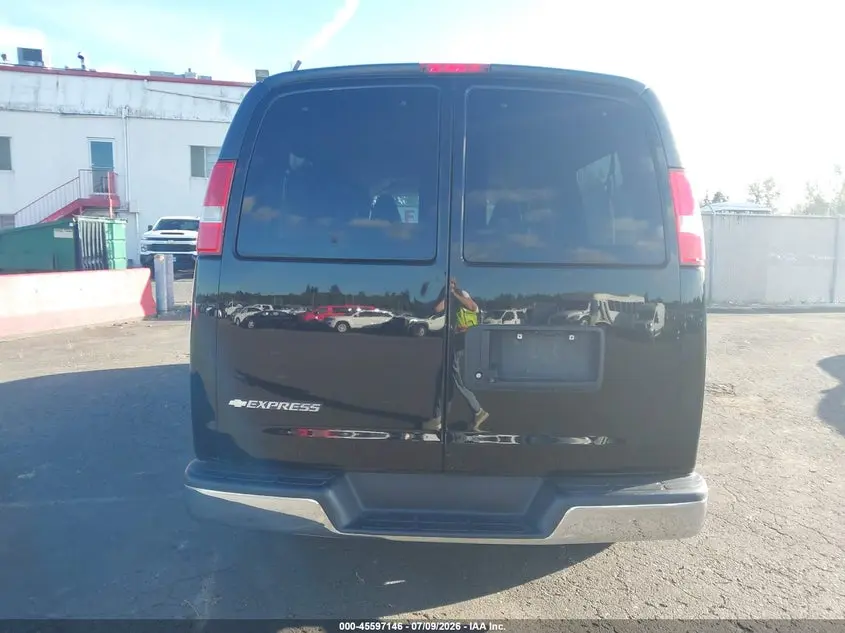 2017 CHEVROLET EXPRESS 3500 LT