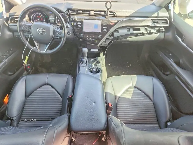 2019 TOYOTA CAMRY SE  