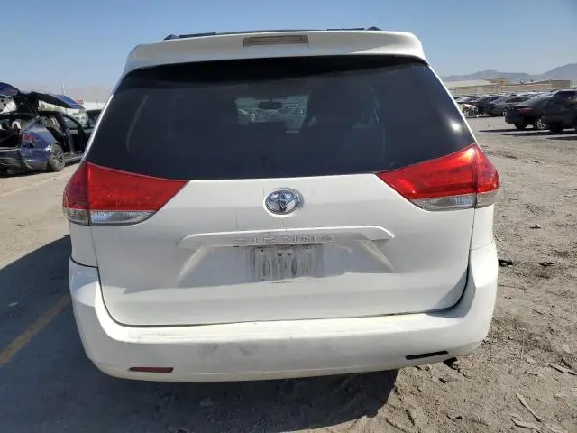 2012 TOYOTA SIENNA LE  