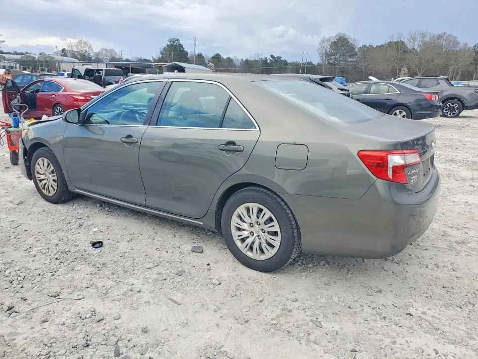 2014 TOYOTA CAMRY LE  