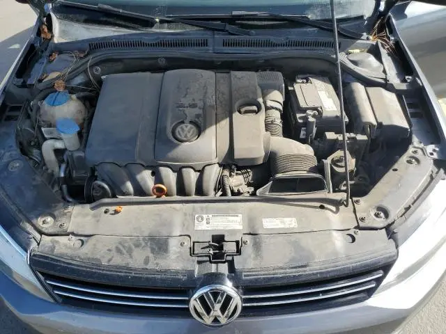 2013 VOLKSWAGEN JETTA SE  