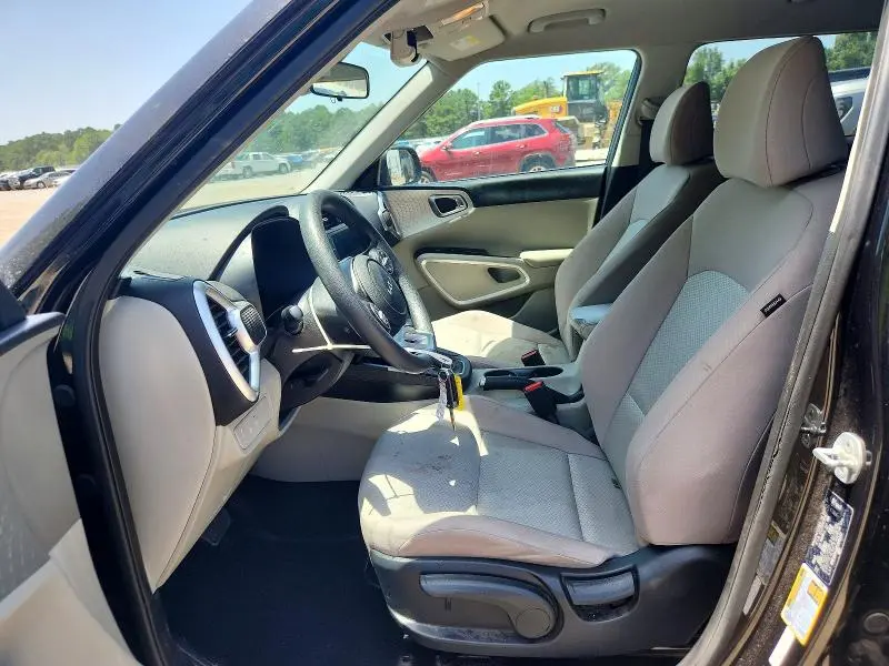 2023 KIA SOUL LX  