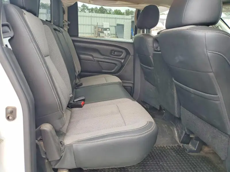 2018 NISSAN TITAN S  