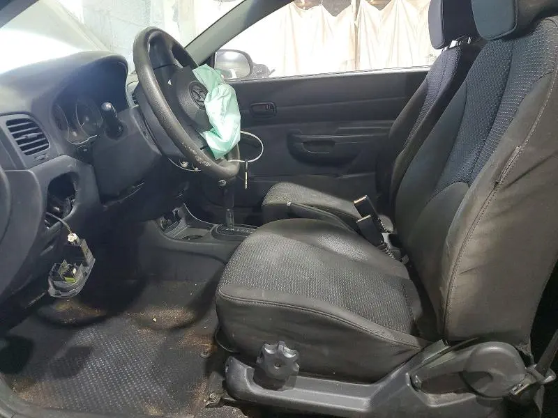 2010 HYUNDAI ACCENT GS  