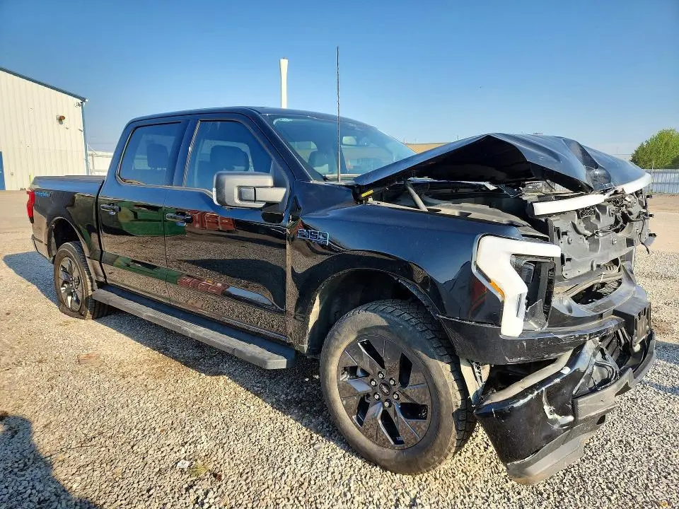 2025 FORD F150 LIGHTNING XLT  