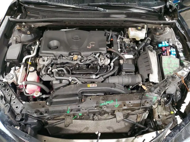 2022 TOYOTA CAMRY XLE  