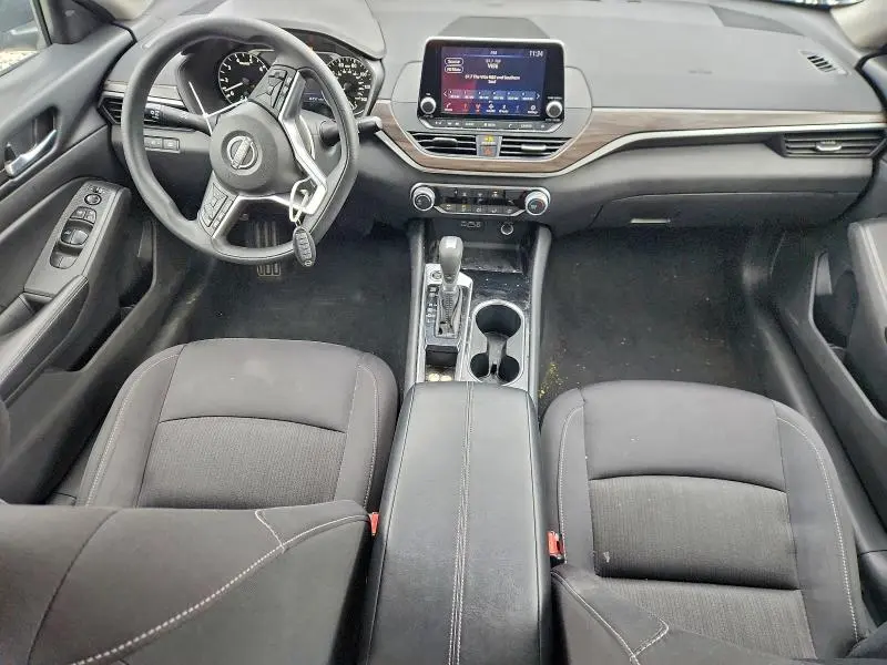 2024 NISSAN ALTIMA SV  