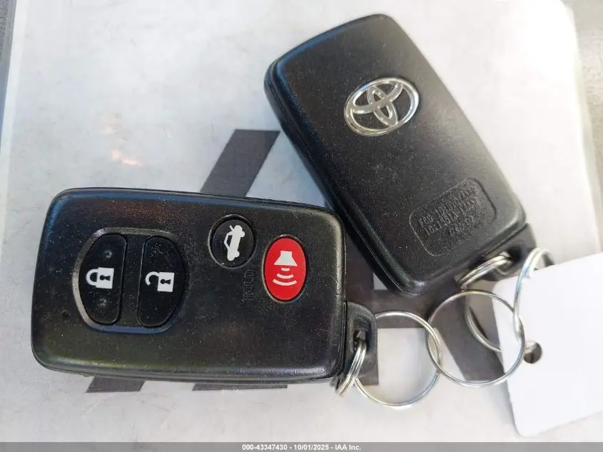 2011 TOYOTA CAMRY HYBRID  