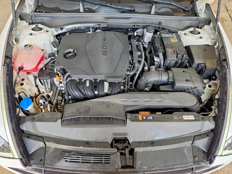 2023 HYUNDAI SONATA SE  