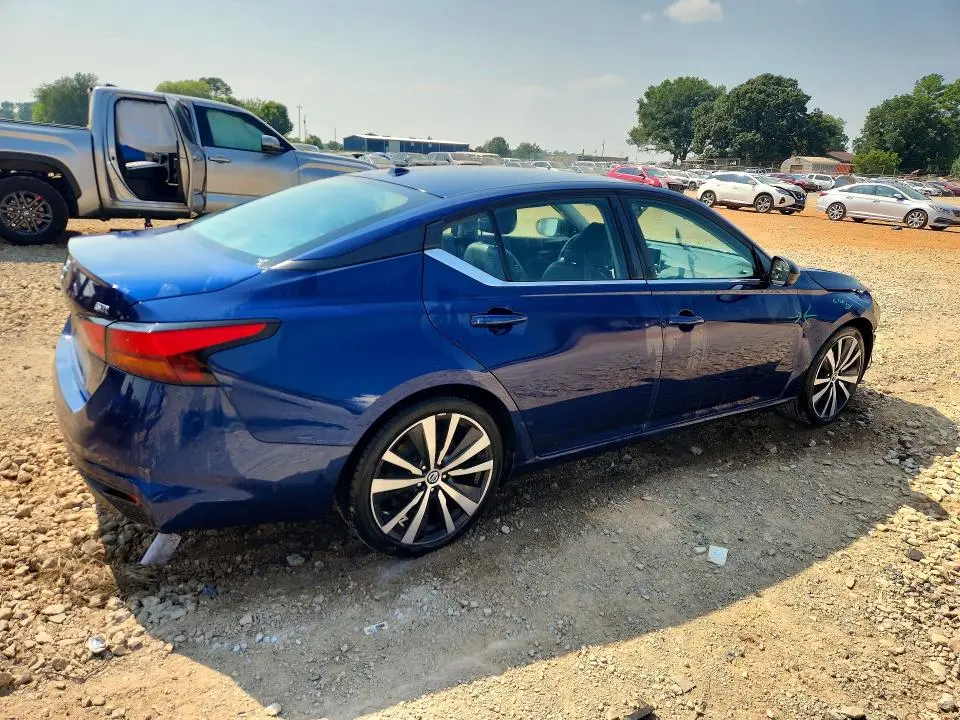 2019 NISSAN ALTIMA SR  