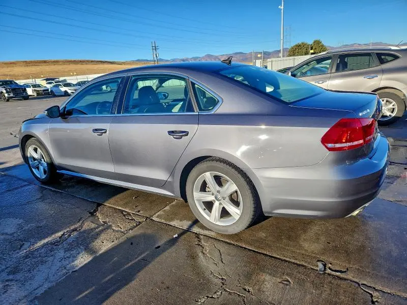 2012 VOLKSWAGEN PASSAT SE  