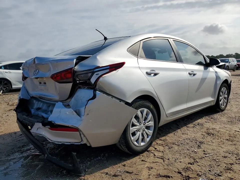 2022 HYUNDAI ACCENT SE  