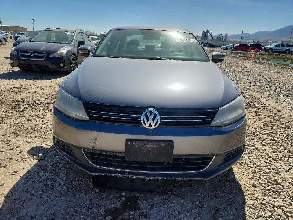 2014 VOLKSWAGEN JETTA SE  
