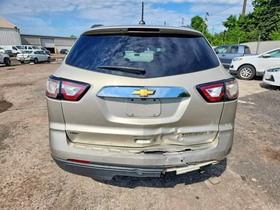 2016 CHEVROLET TRAVERSE LT  