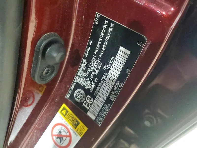 2016 TOYOTA HIGHLANDER LE  