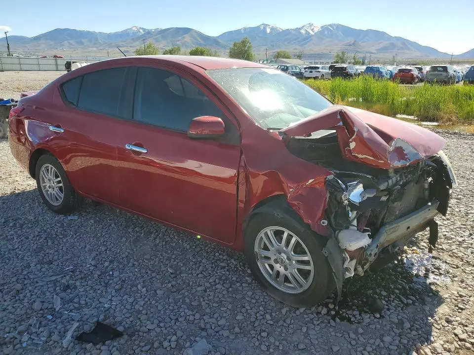 2013 NISSAN VERSA 1.6 S  