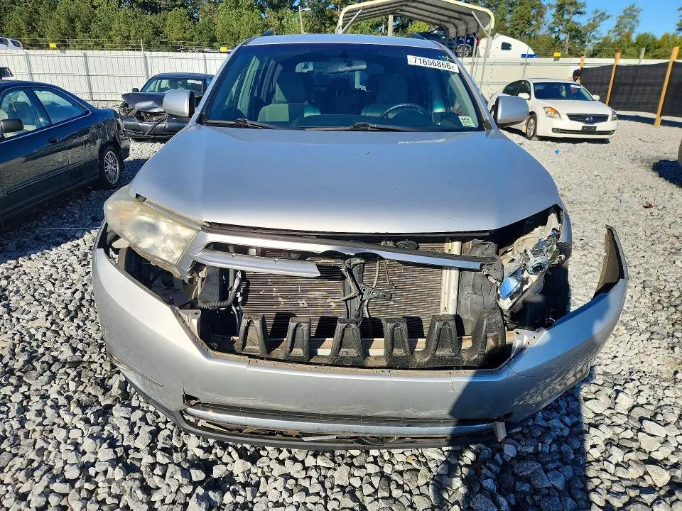 2013 TOYOTA HIGHLANDER PLUS  