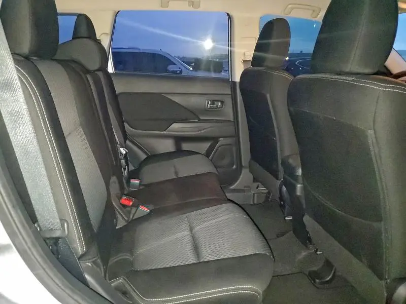 2016 MITSUBISHI OUTLANDER SE  