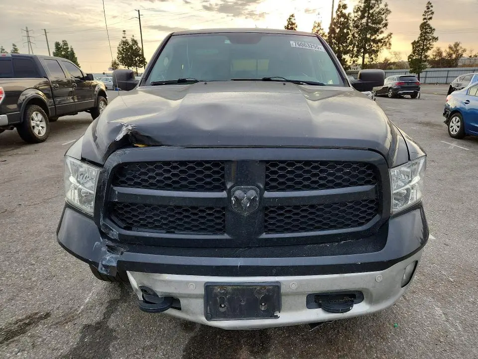 2015 RAM 1500 SLT  