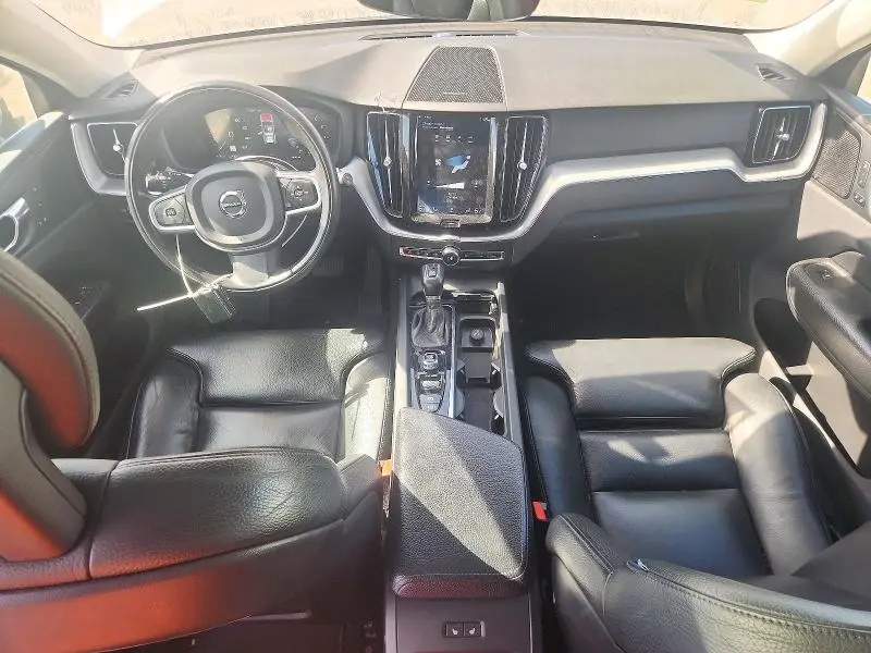 2019 VOLVO XC60 T5  