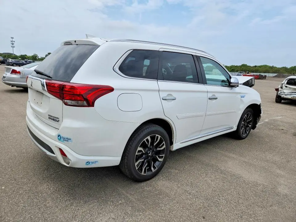 2018 MITSUBISHI OUTLANDER SE  