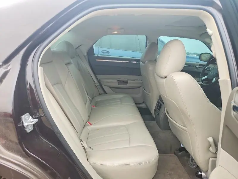 2010 CHRYSLER 300C   