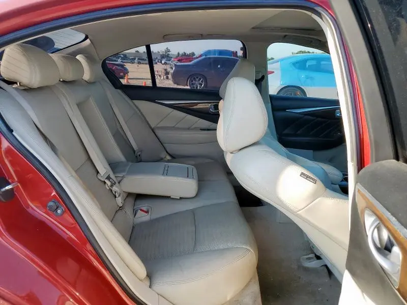 2015 INFINITI Q50 BASE