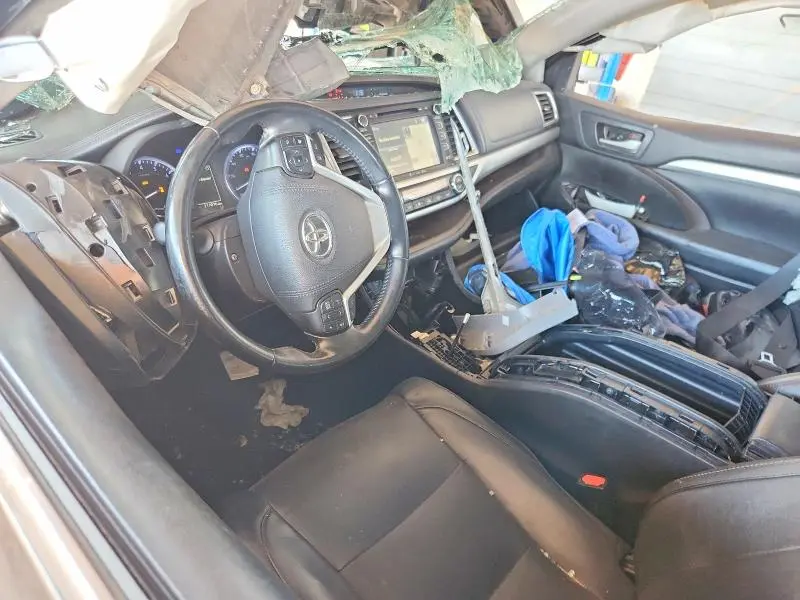 2019 TOYOTA HIGHLANDER XLE  