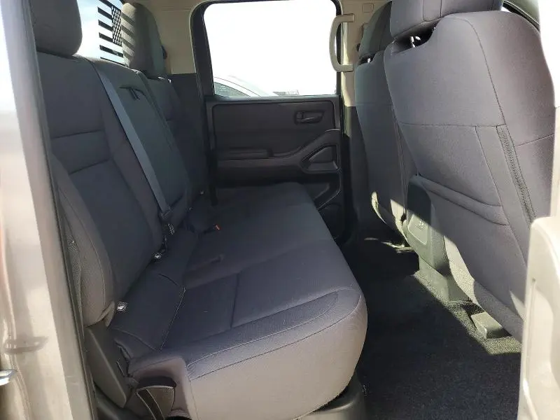 2022 NISSAN FRONTIER S  