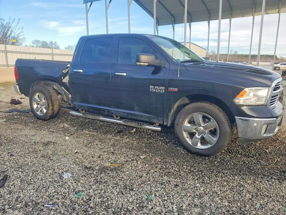 2018 RAM 1500 SLT  