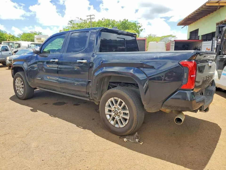 2024 TOYOTA TACOMA SR5  