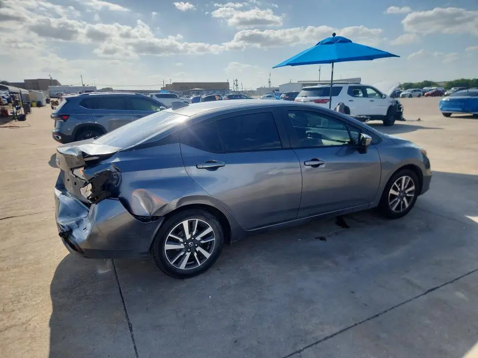 2021 NISSAN VERSA SV  