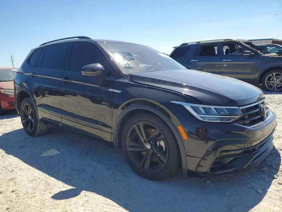 2024 VOLKSWAGEN TIGUAN SE R-LINE BLACK  
