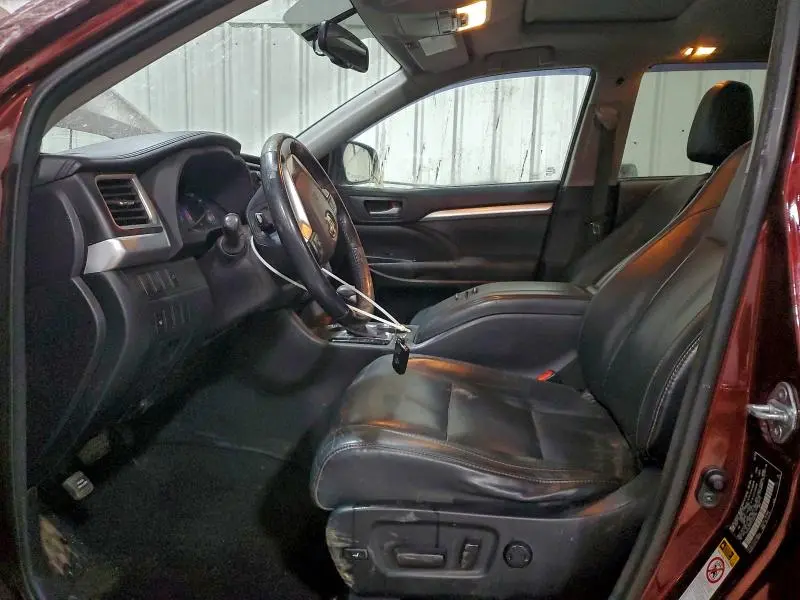 2015 TOYOTA HIGHLANDER XLE  