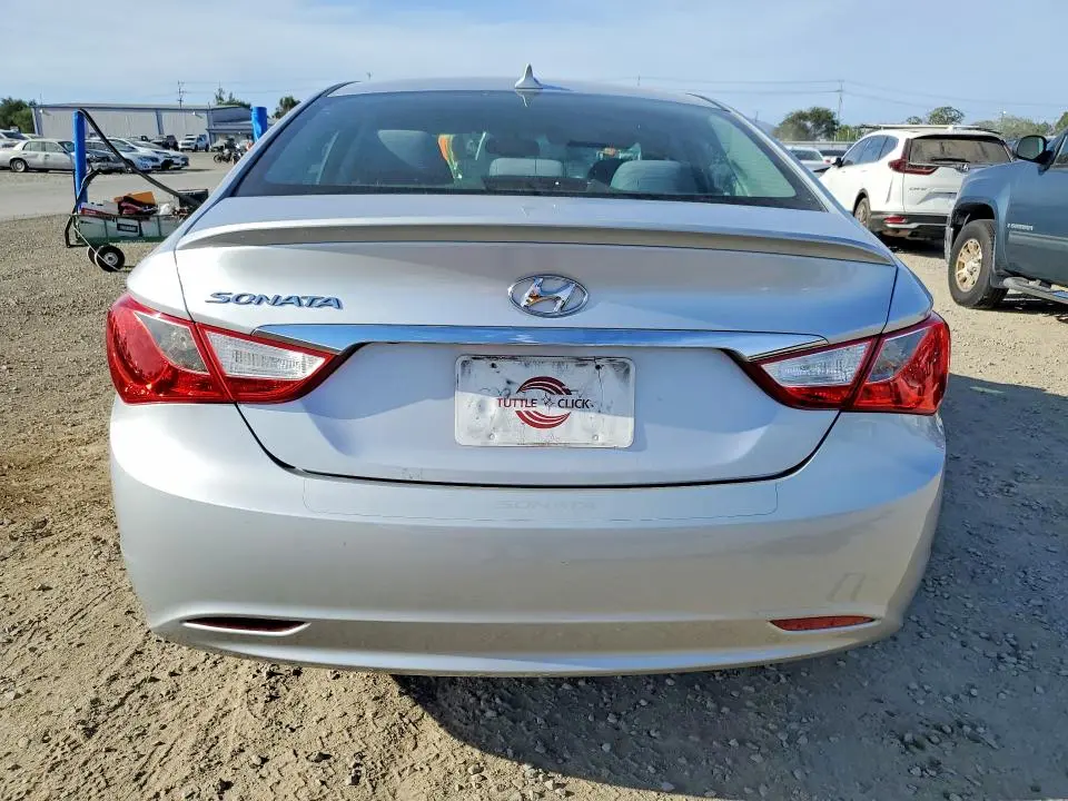 2013 HYUNDAI SONATA GLS  