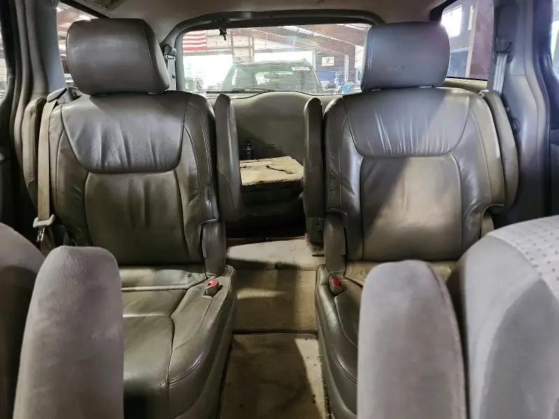 2010 TOYOTA SIENNA LE  