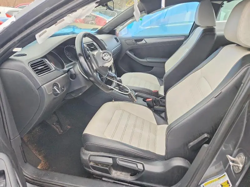 2016 VOLKSWAGEN JETTA SPORT  