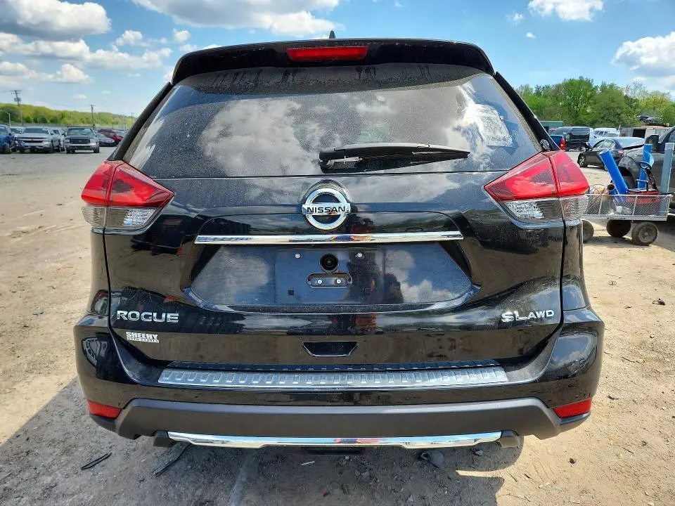 2018 NISSAN ROGUE SL  