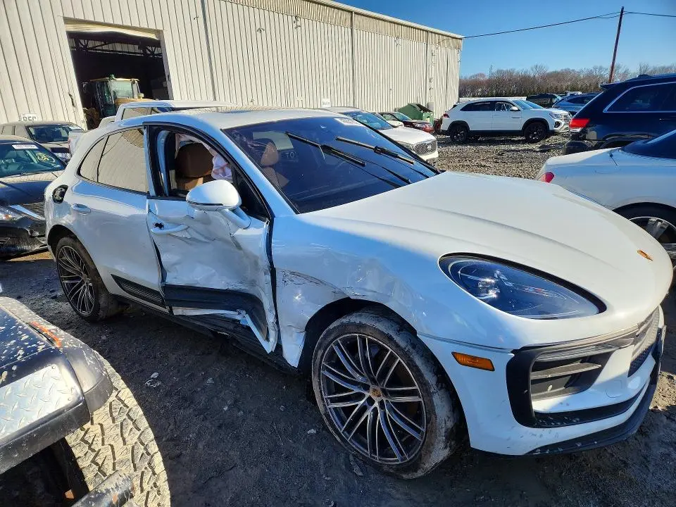 2023 PORSCHE MACAN BASE  