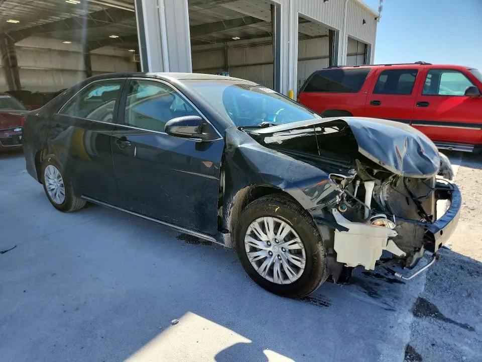 2014 TOYOTA CAMRY LE  