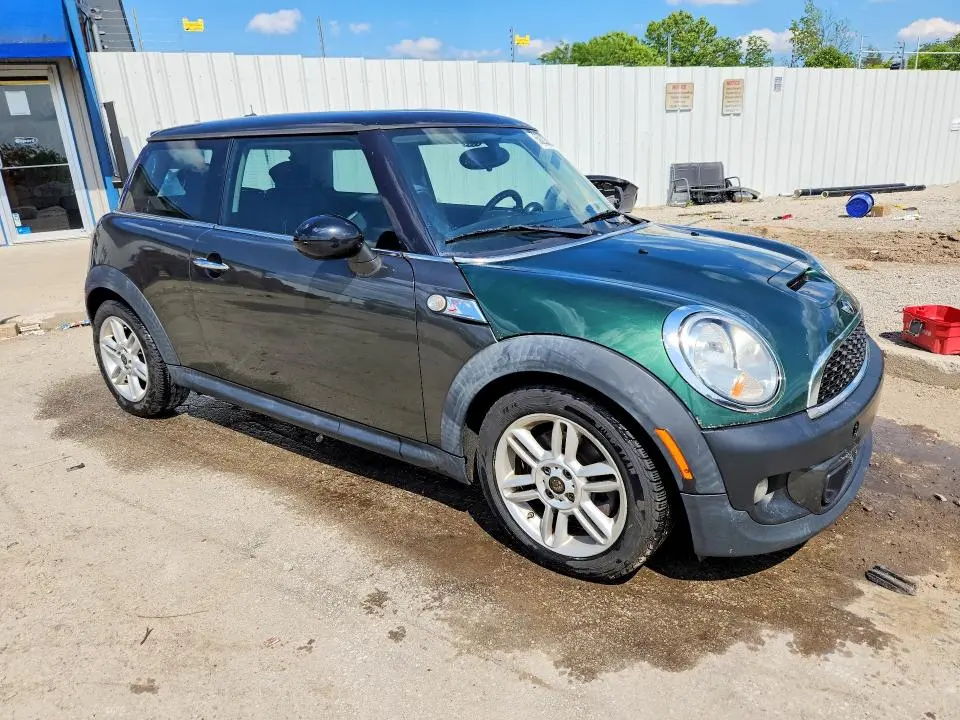 2011 MINI COOPER S  